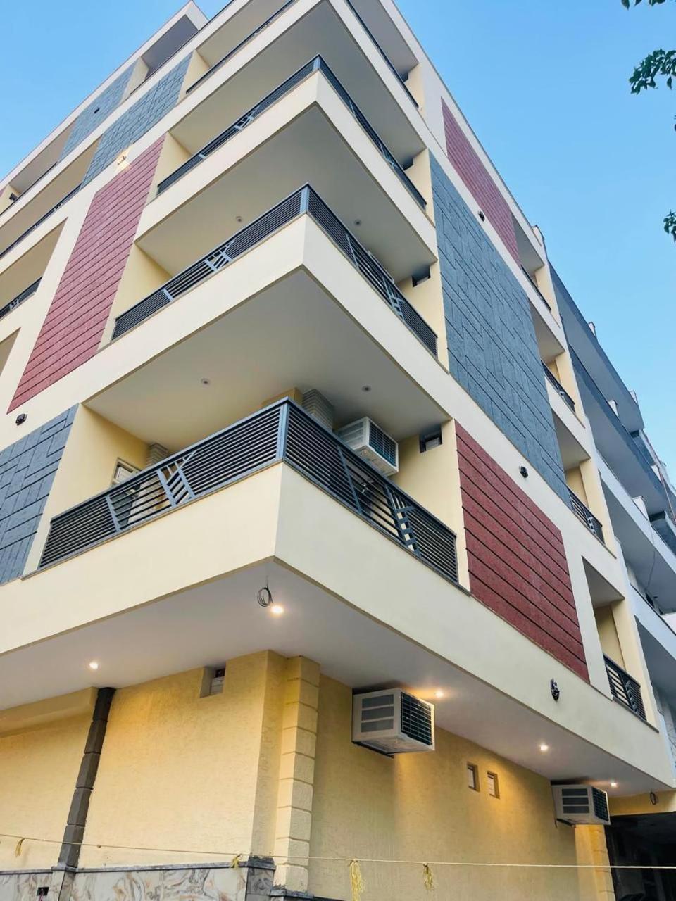 Vibe Communal Living Гургаон Экстерьер фото