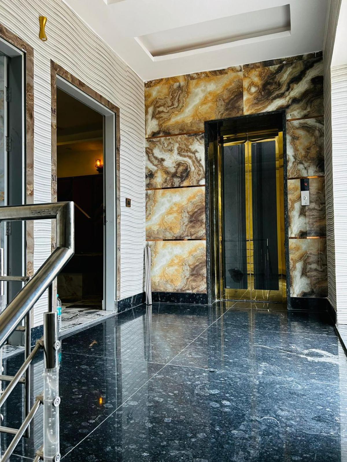 Vibe Communal Living Гургаон Экстерьер фото